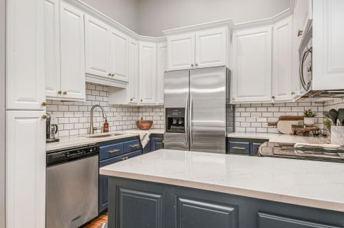 3254 Old Highway 8, Minneapolis, MN 55418-2576