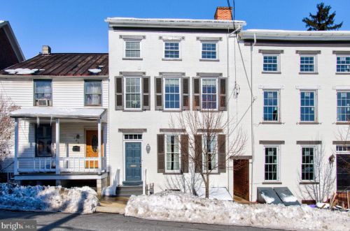 118 Locust St, Longlevel, PA 17368-1314