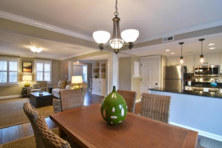130 Queen St, Charleston SC  29401-2425 exterior