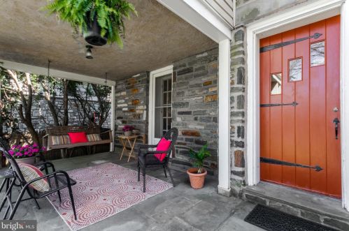18 Amherst Rd, Cynwyd, PA 19004-2258