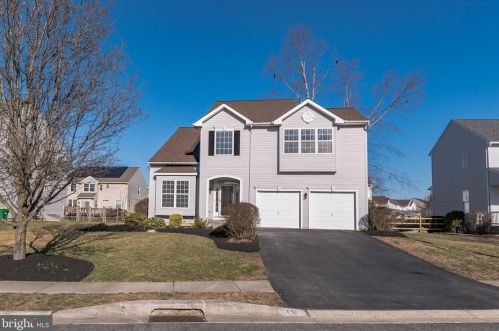 19 Primrose Dr, Bear, DE 19701-6317