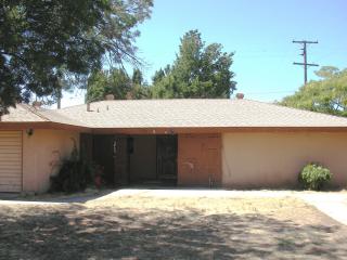551 Dexter Ave, Porterville, CA 93257-2123