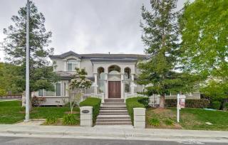 11583 Upland Way, Cupertino, CA 95014-5105