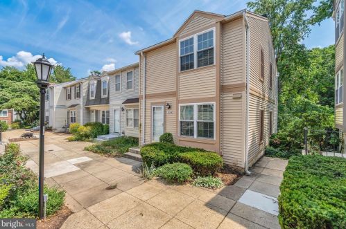 5938 Annaberg Pl, Springfield VA  22015-2851 exterior