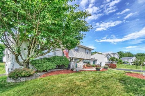 14 Waterford Cir, Washingtonville, NY 10992-1145