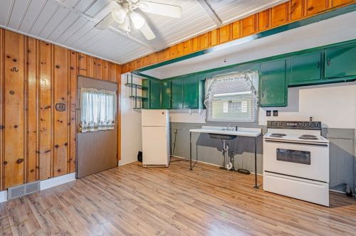 13 Monroe St, Latrobe PA  15650-3146 exterior