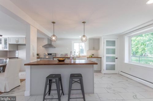 984 Lansdale Ave, Lansdale PA  19446-1620 exterior