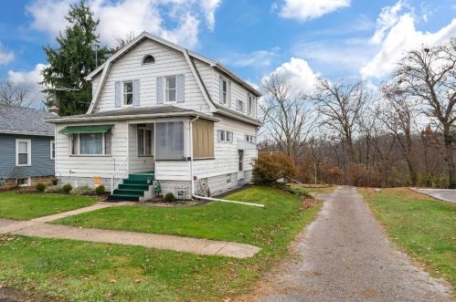 511 Hillcrest Ave, Beaver Falls, PA 15010-2955