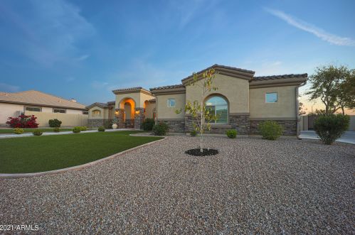 6827 Ivyglen St, Mesa, AZ 85207-2980