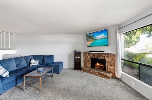 704 Silver Dr, Vista CA  92083-4243 exterior