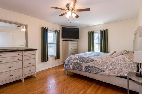 298 England St, Cumberland RI  02864-7209 exterior