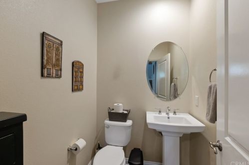 216 Compass, Irvine CA  92618-1154 exterior