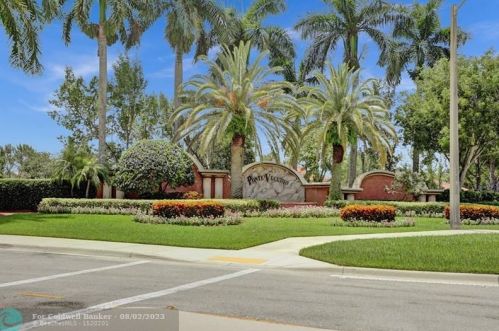 9046 Bari Ln, Boynton Beach, FL 33472-7332