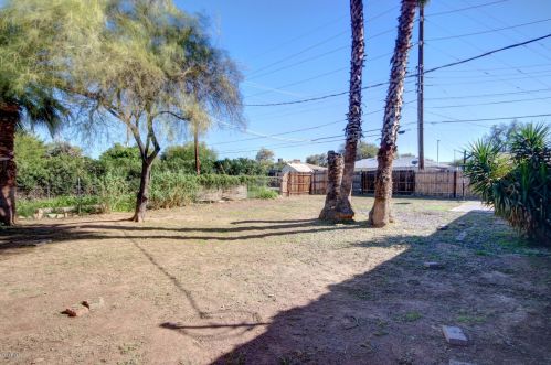 5711 35th Ave, Phoenix AZ 85053-1623 exterior