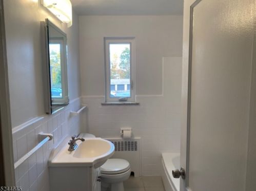 101 Troy Dr, Springfield NJ  07081-2042 exterior