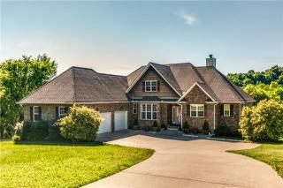 1604 Oak Trail Dr, Columbia, TN 38401-8878