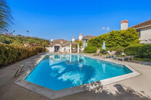 4712 Bryce Cir, Carlsbad CA  92008-4289 exterior