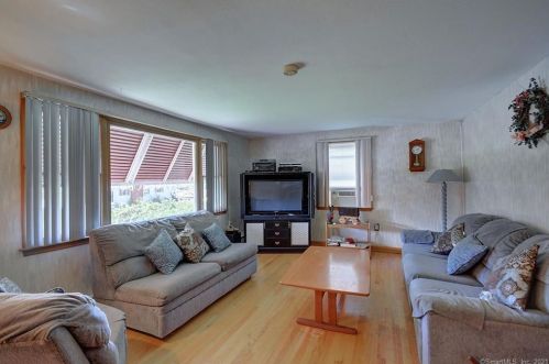 42 Biscayne Blvd, Lyme CT  06371-2405 exterior