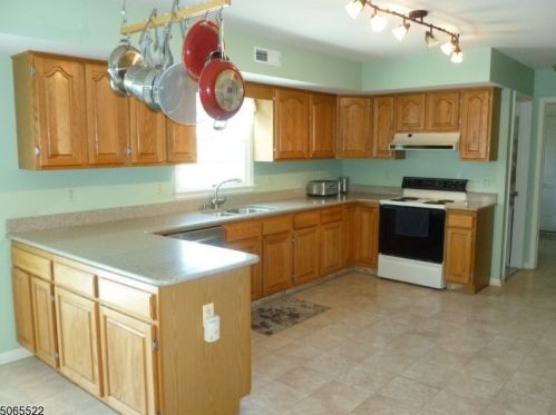 255 Old York Rd, Flemington, NJ 08822-1924