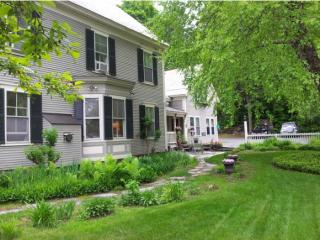 43 Pleasant St, West Woodstock, VT 05091-1129