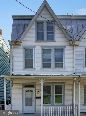265 Lincoln St, Carlisle, PA 17013-1822