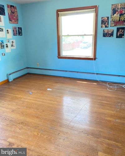 1354 Woodside Dr, Woodbridge VA  22191-3038 exterior