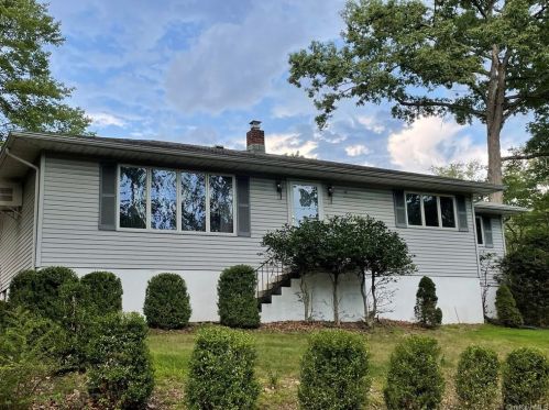 74 Mott Farm Rd, Tomkins Cove, NY 10986-1404