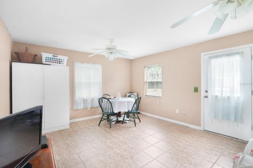 8185 180th Avenue Rd, Ocklawaha FL  32179-3750 exterior