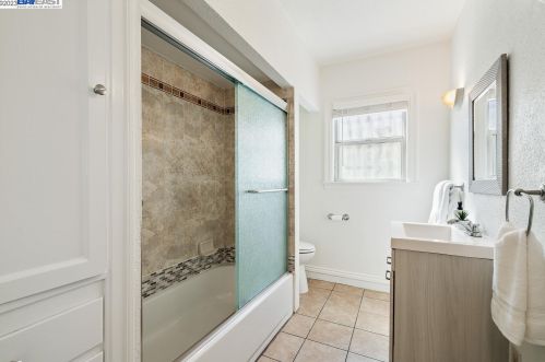 1532 69 Ave, Oakland CA  94621-3424 exterior