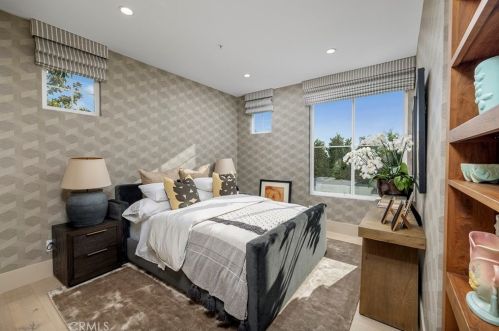 12 Tidal Surf, Newport Beach CA  92657-1905 exterior