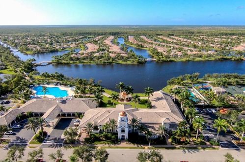 15387 Upwind Dr, Bonita Springs FL  34135-8588 exterior