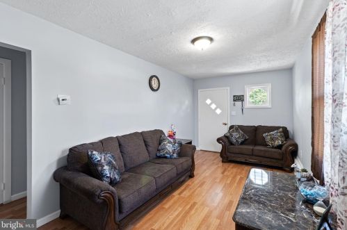 208 Newkirk Ave, Trenton NJ  08610-4825 exterior