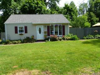 15 Maple Ave, Garnerville, NY 10923-1813