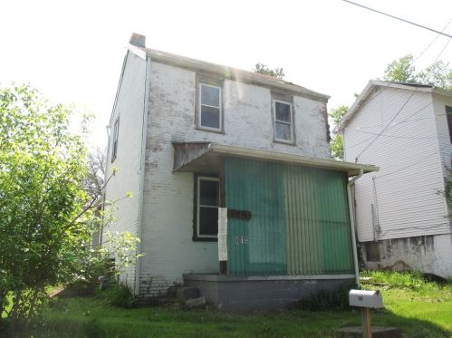815 Wall St, Mc Donald, PA 15057-2355