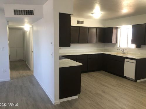 2070 Buccaneer Dr, Bullhead City, AZ 86442-5530