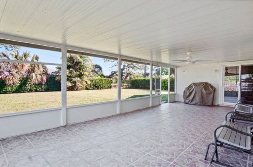 1085 Canary Ter, Fort Pierce FL  34953-1818 exterior