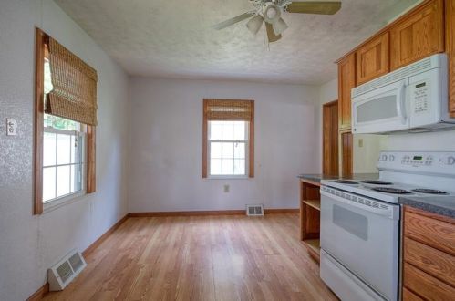 604 Aylesworth Ave, Bridgeville PA  15017-2906 exterior