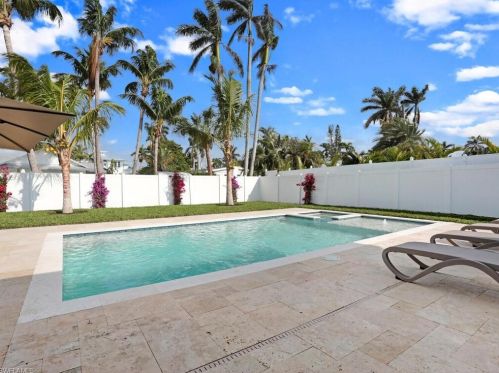 1119 6th Ln, Naples, FL 34102-8136