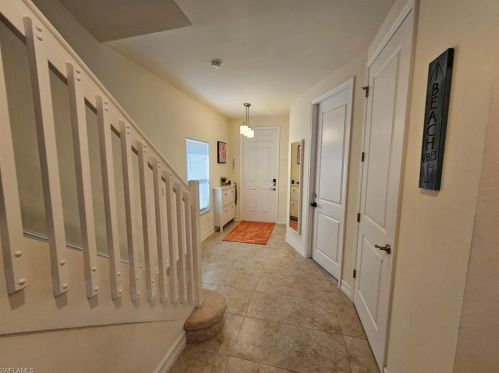 7914 Bristol Cir, Naples FL  34120 exterior