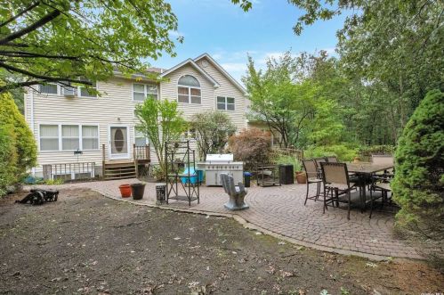 162 Miller Place Rd, Miller Place NY  11764-2803 exterior