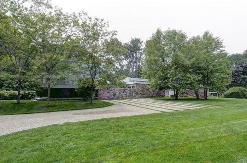 628 West Rd, New Canaan CT  06840-2513 exterior