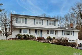 7 Howard Ct, Smithtown NY  11787-1521 exterior