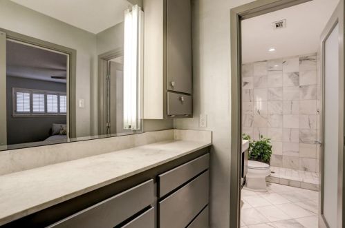 319 Barracuda Ave, Galveston TX 77550-3224 exterior