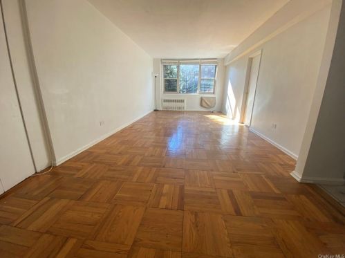 629 Kappock St, Bronx, NY 10463-7705