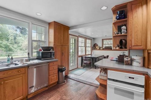 540 Union Valley Rd, Mahopac NY  10541-3972 exterior