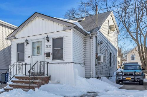 133-19 115th St, Jamaica, NY 11420-1304