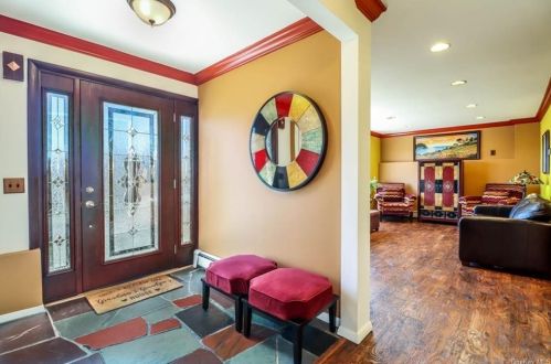 154 Walter Ave, Thornwood, NY 10594-1621