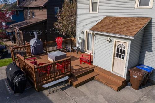 93 White Ave, Hermitage PA  16146-3053 exterior