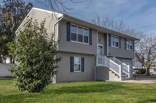 136 Bishop Rd, Babylon NY  11704-5246 exterior