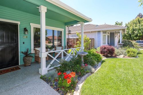 3387 Four Seasons Dr, Turlock CA  95382-9713 exterior